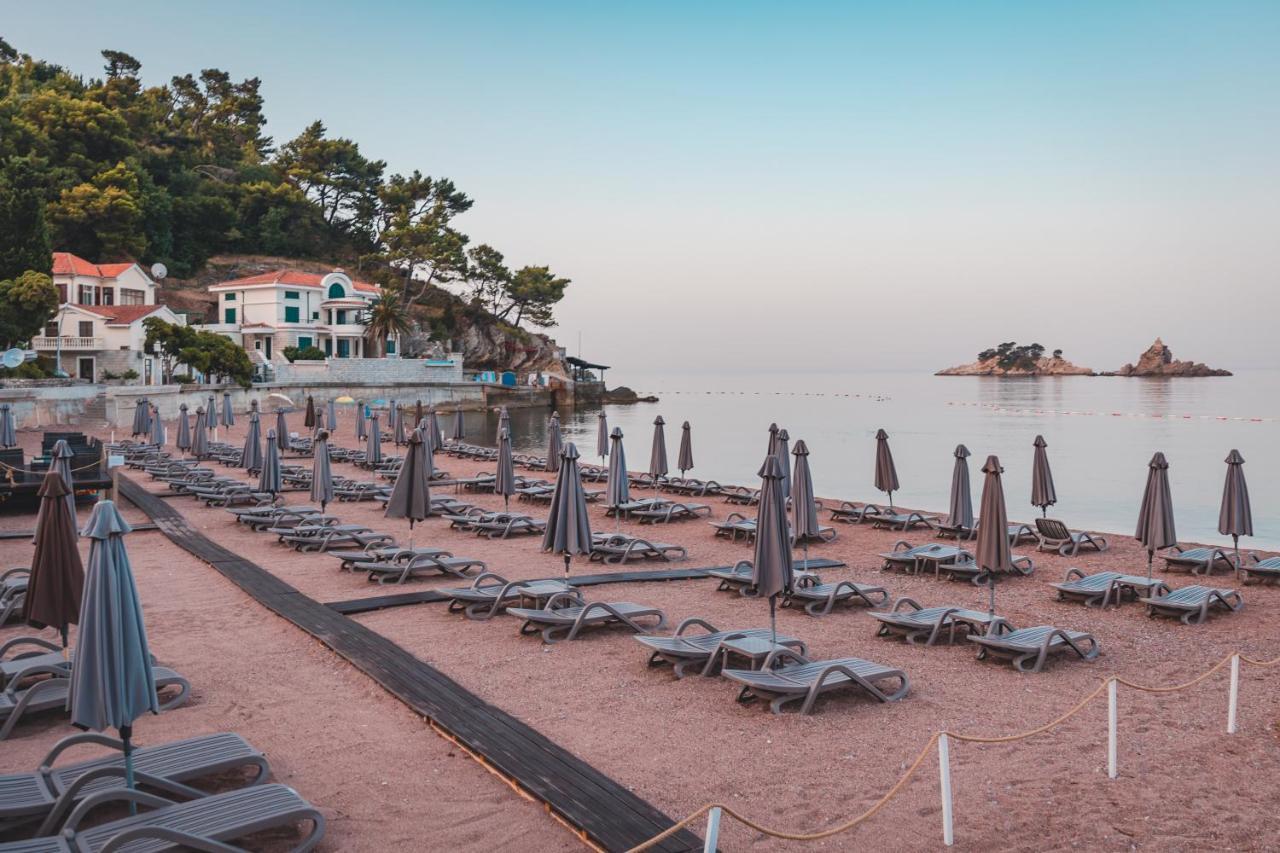 Hotel Ami Budva Petrovac Kültér fotó